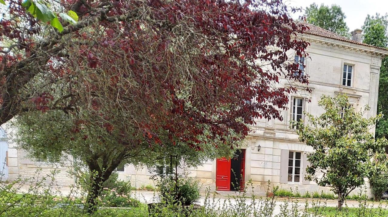 Domaine De Pladuc Bed & Breakfast Lachaise Exterior photo