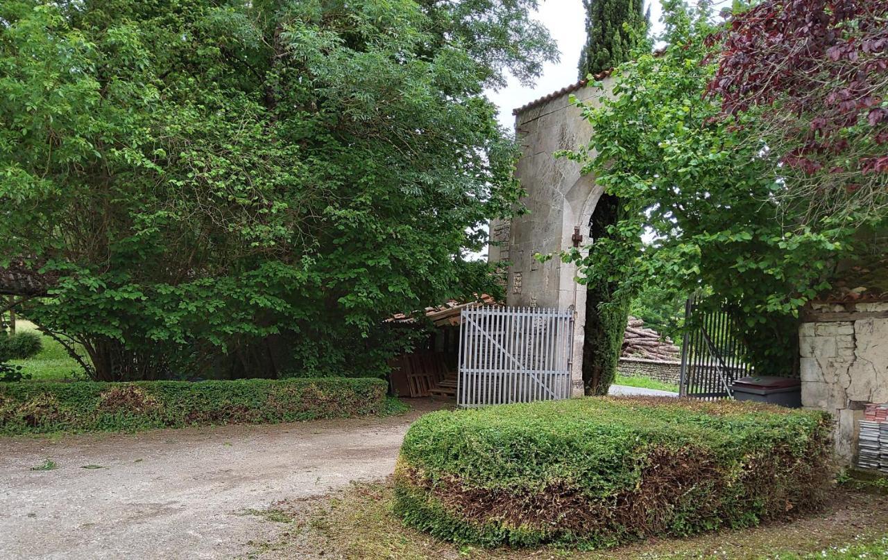 Domaine De Pladuc Bed & Breakfast Lachaise Exterior photo