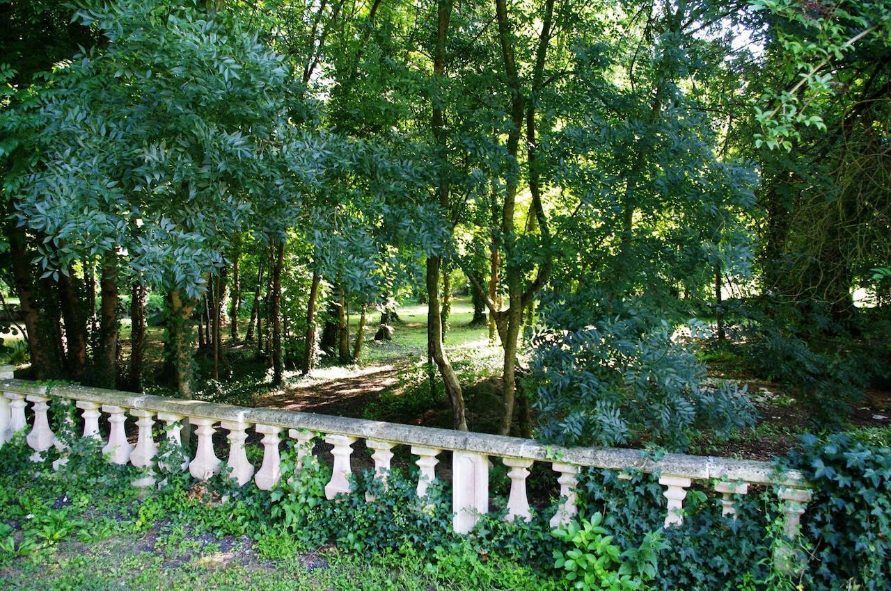 Domaine De Pladuc Bed & Breakfast Lachaise Exterior photo